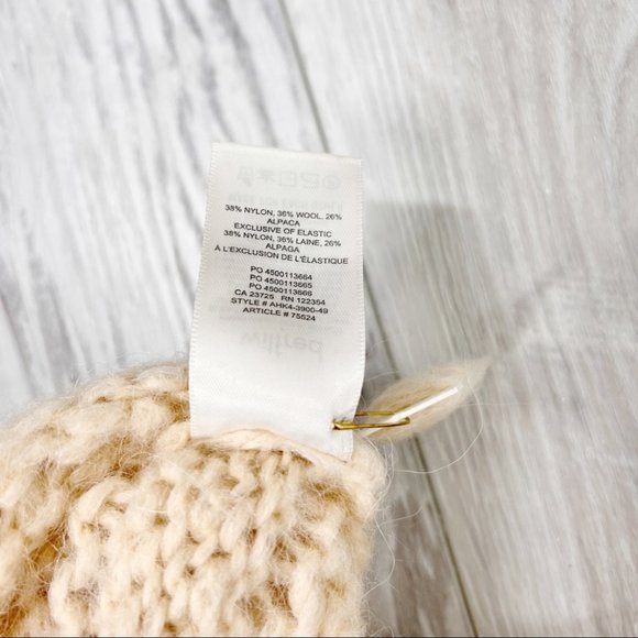 Aritzia Cream Knit Sweater - Picture 14 of 14